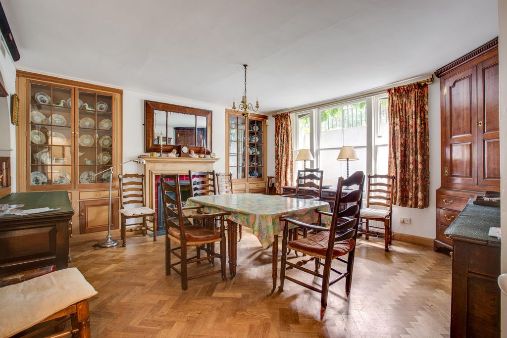 Property photo 3 of 18 Image