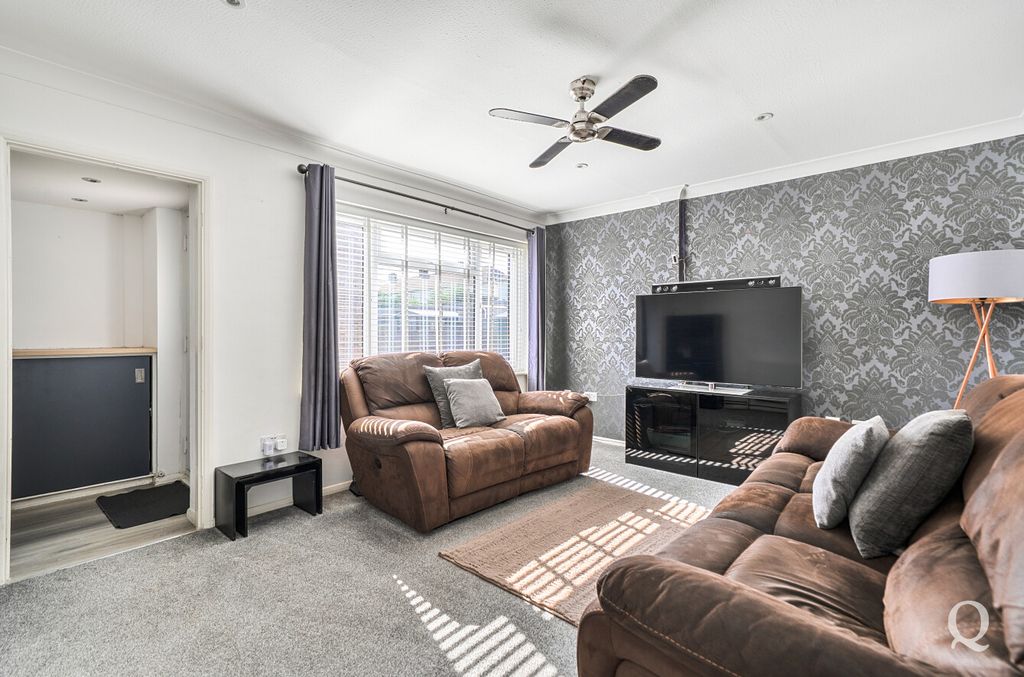 Property photo 2 of 17 6cc80E00-B77F-4A3...