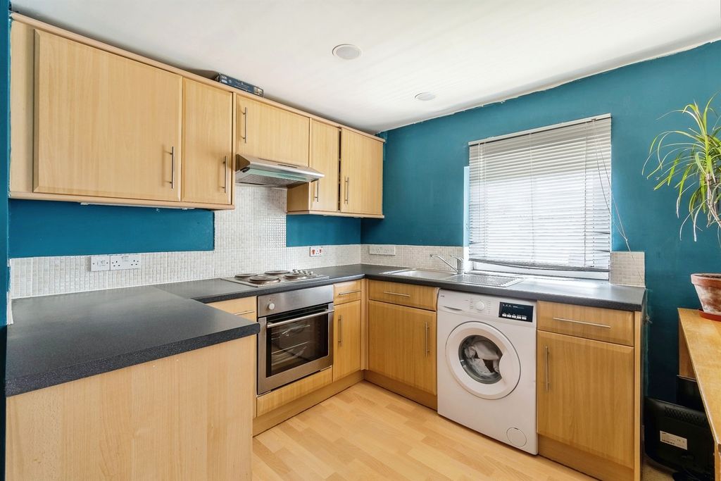 Property photo 2 of 5