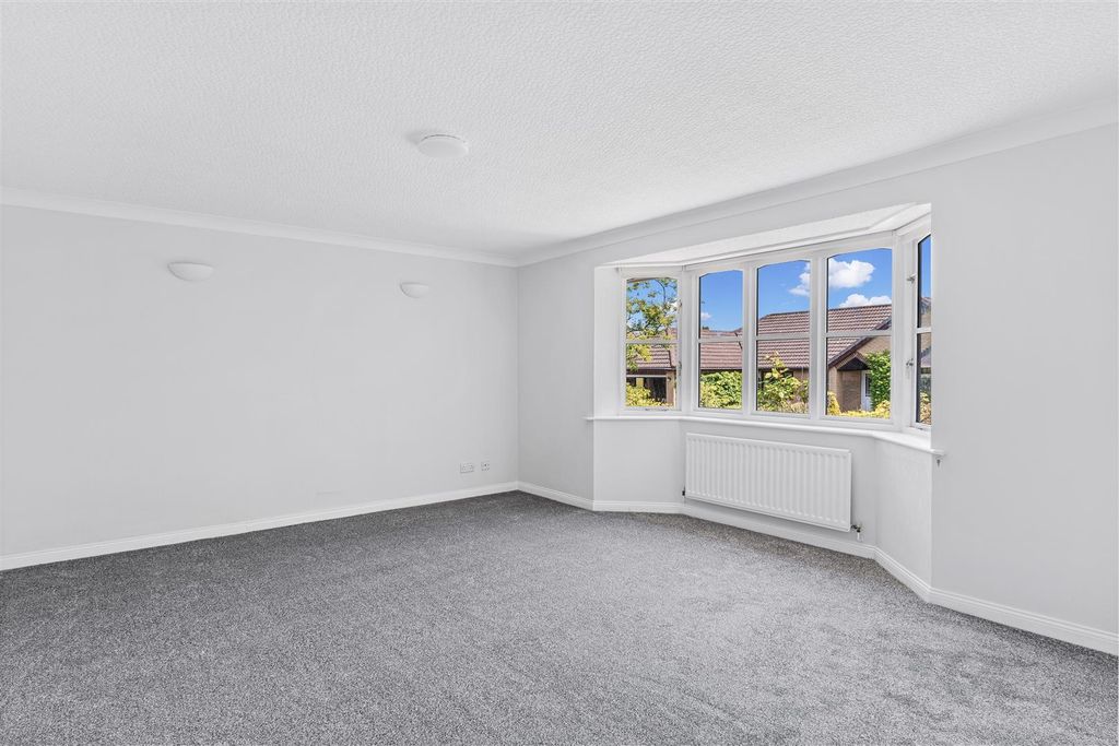Property photo 3 of 16 Living Room