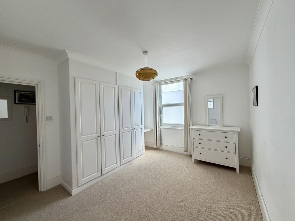 Property photo 3 of 5 Bedroom