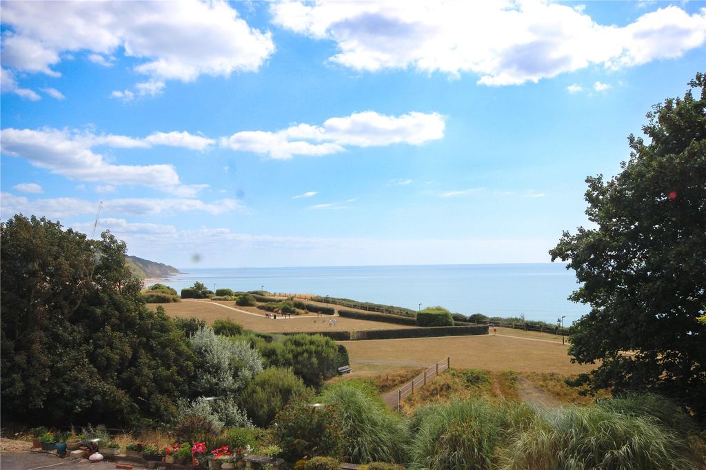 Property photo 2 of 8 Picture 2