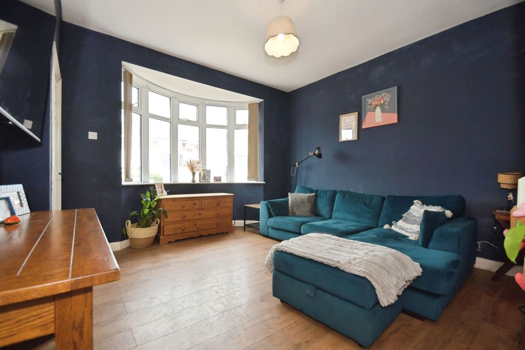 Property photo 3 of 19 Pbox-Img.Jpg