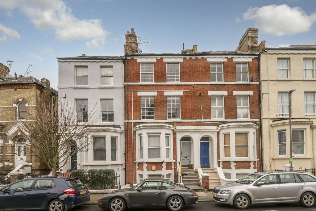 Property photo 2 of 12