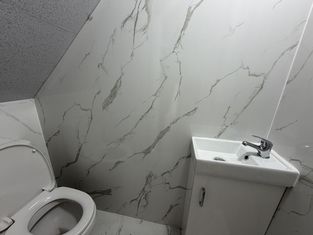 Property photo 3 of 8 Img 4767