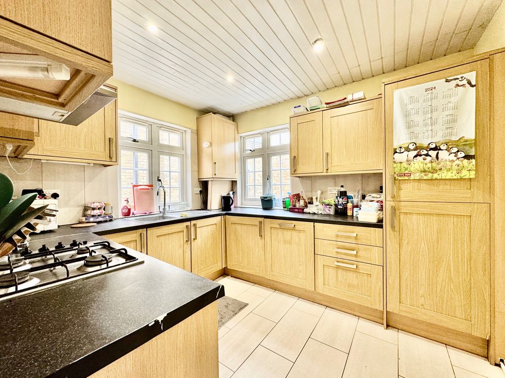 Property photo 2 of 13 2