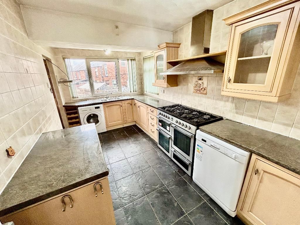 Property photo 2 of 19 Kitchen