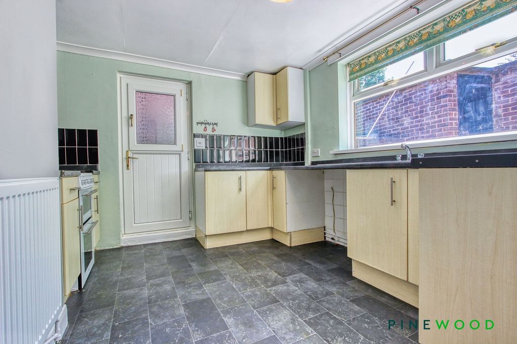 Property photo 2 of 14 Kitchen