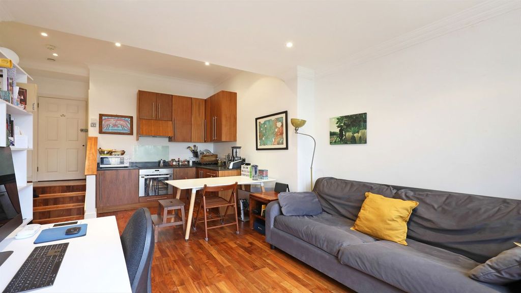 Property photo 2 of 7