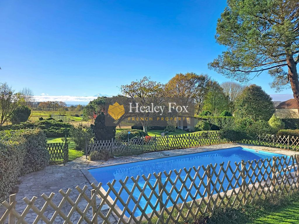 Property photo 2 of 23