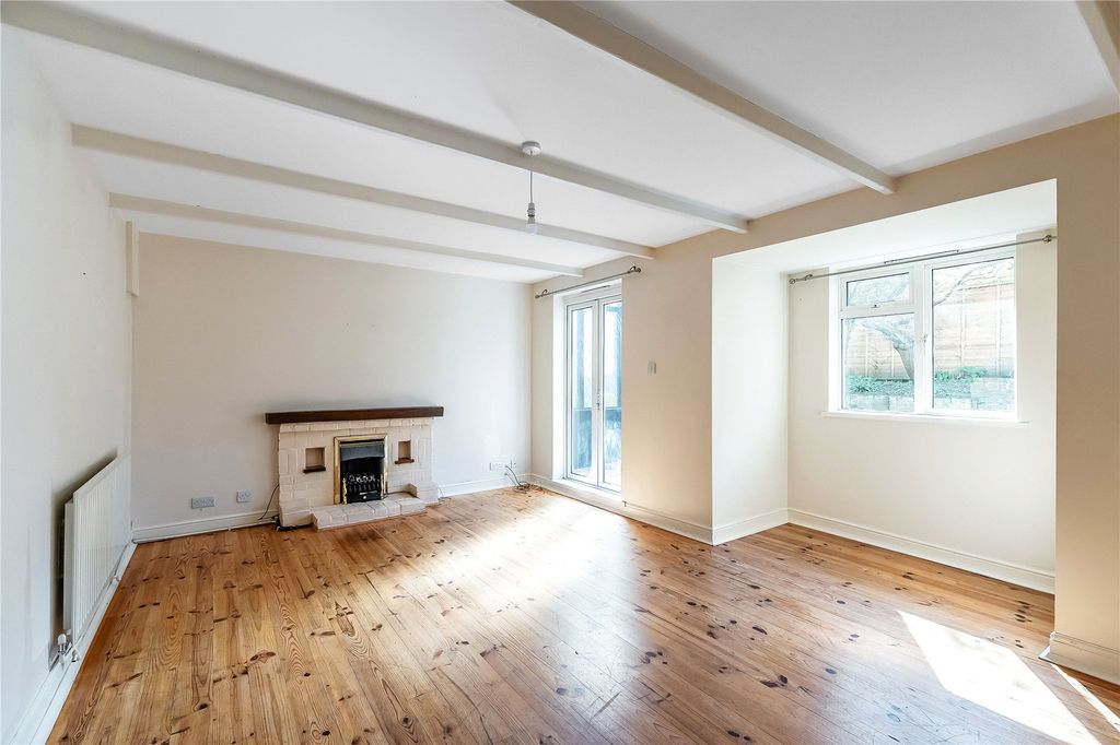 Property photo 3 of 12 Sitting Room