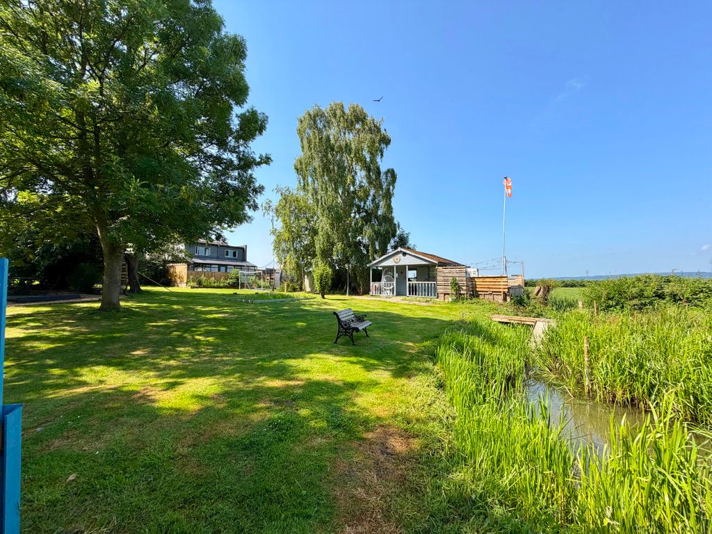 Property photo 2 of 38