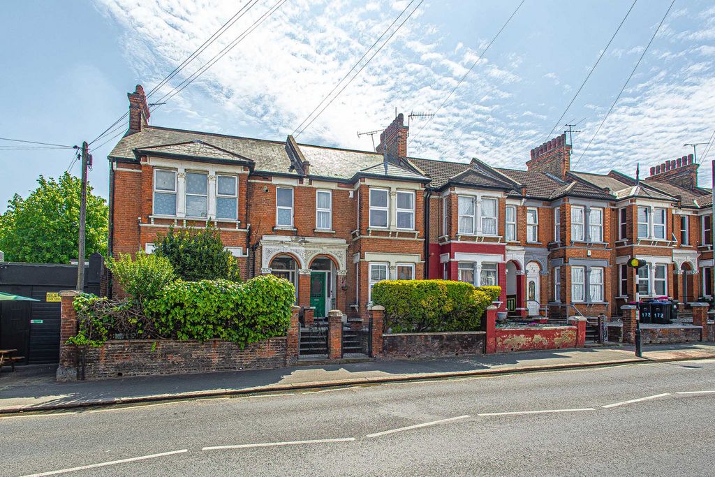 Property photo 1 of 35
