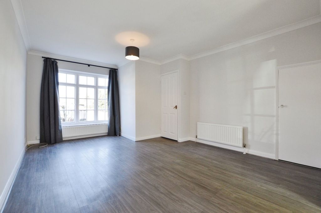 Property photo 3 of 10 Living Room