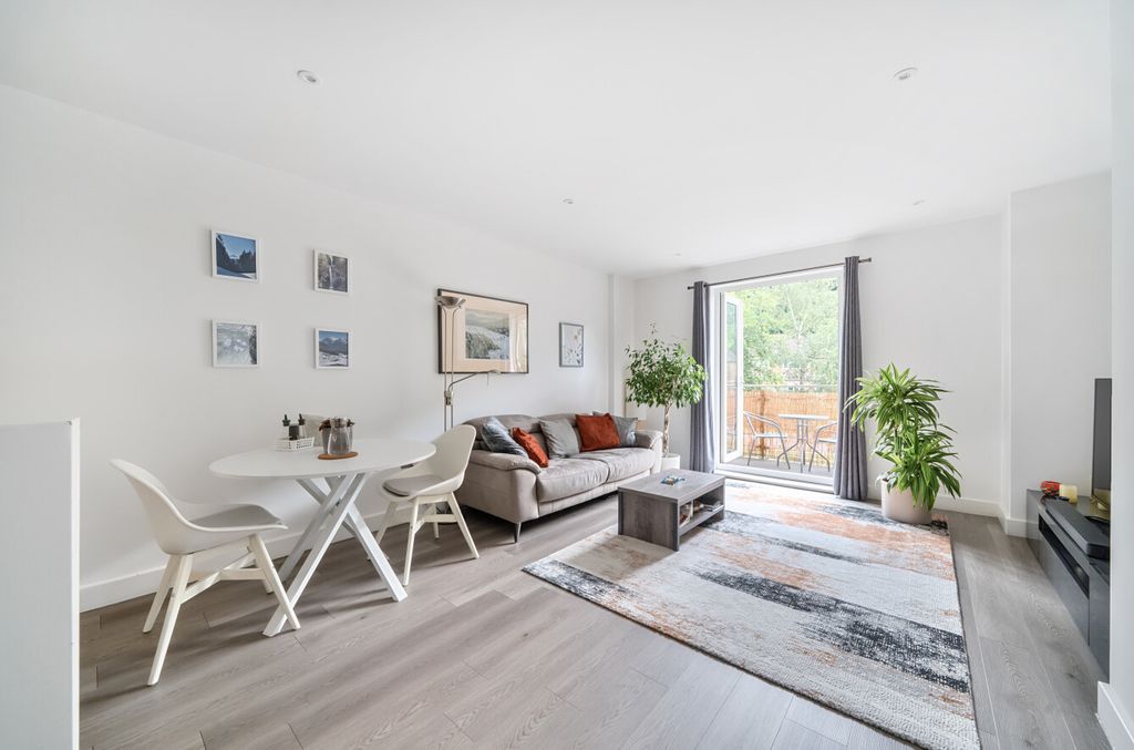 Property photo 3 of 17 1333573-5-6891E9A...