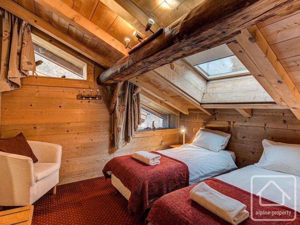 Property photo 2 of 24