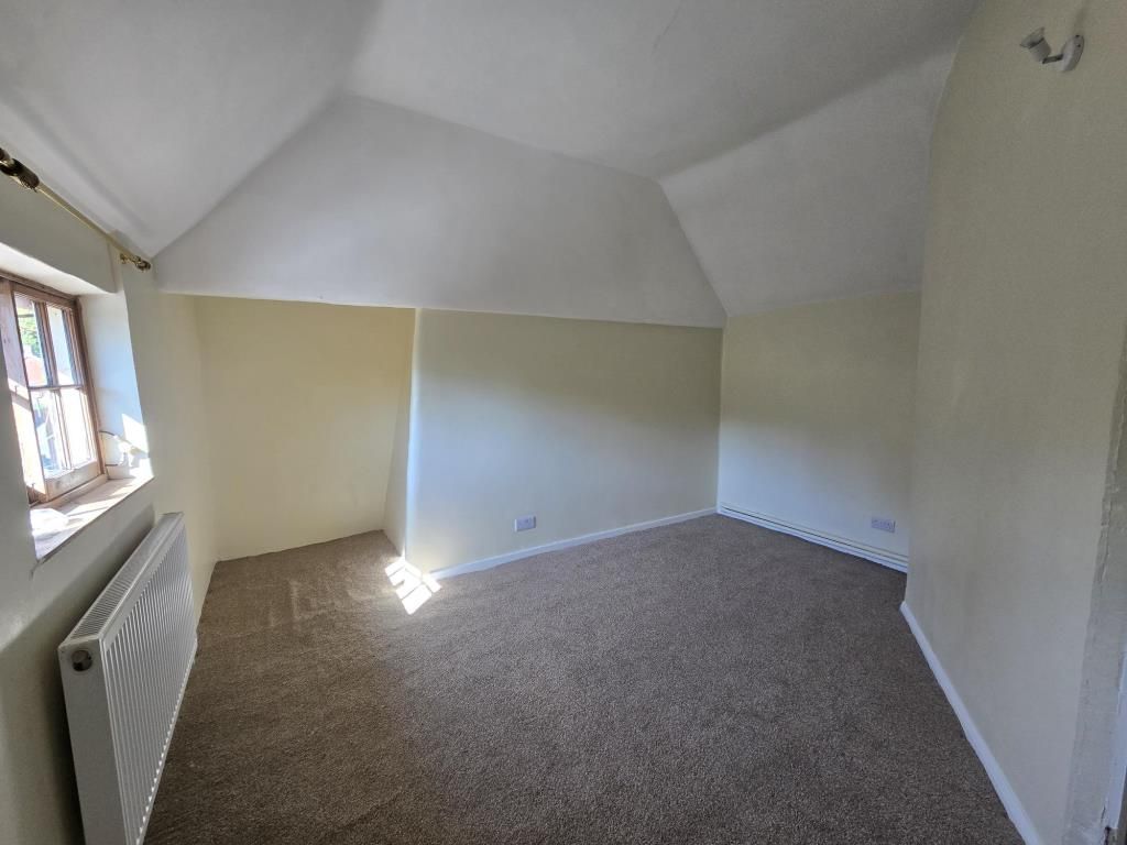 Property photo 3 of 5 Bedroom