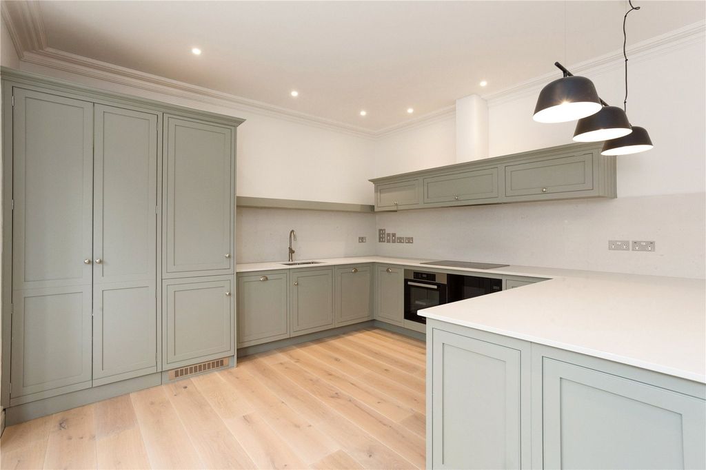 Property photo 3 of 13 Kitchen
