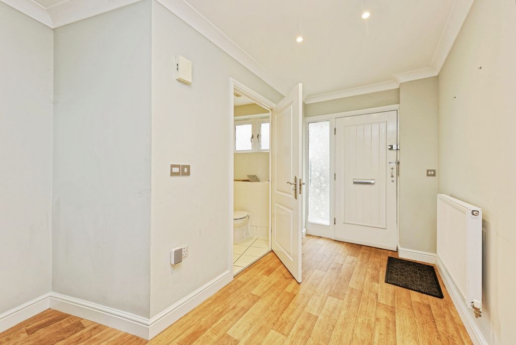 Property photo 2 of 21 Pbox-Img.Jpg