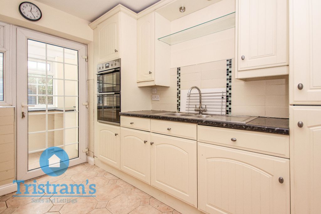 Property photo 3 of 17 Img_2391