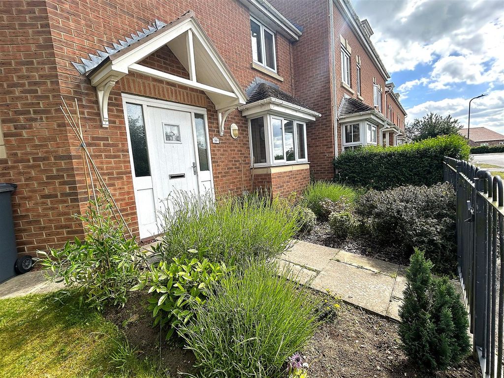 Property photo 2 of 20 Front Garden