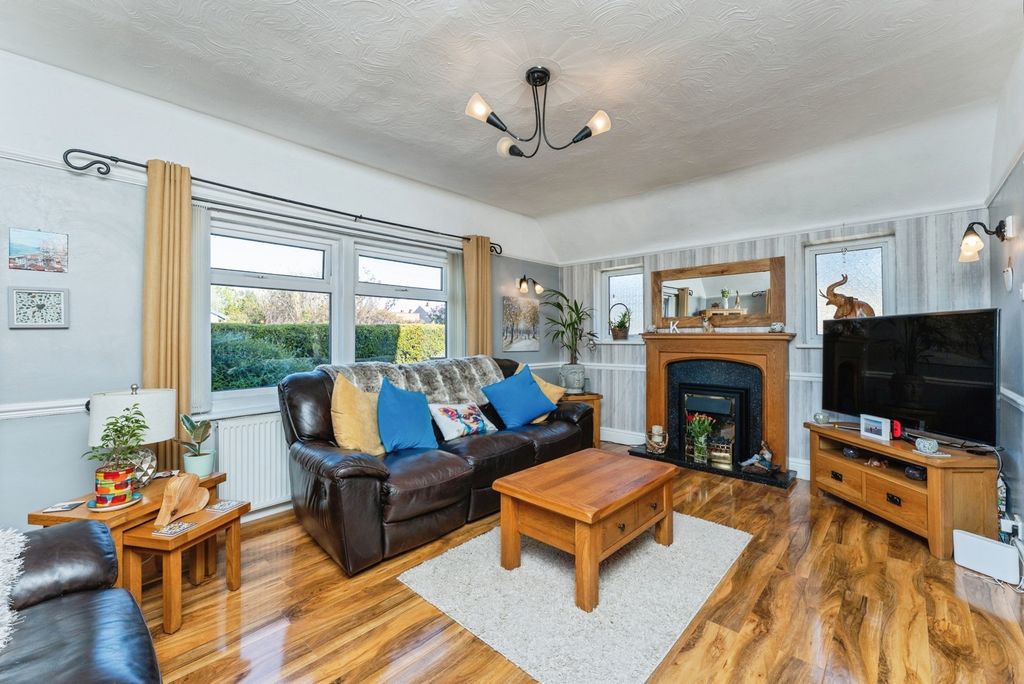 Property photo 2 of 19 Pbox-Img.Jpg