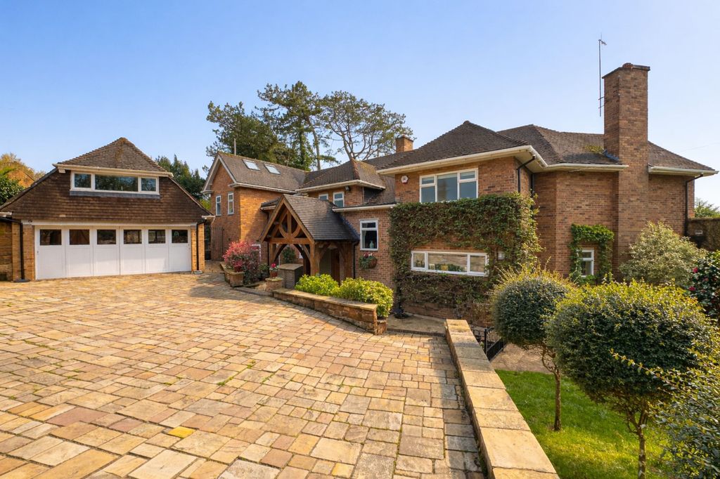 Property photo 1 of 43