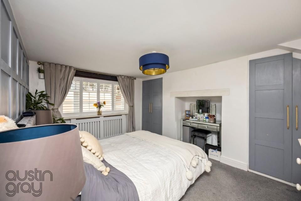 Property photo 3 of 15 Grand Parade 27A_001 (Custom).Jpg