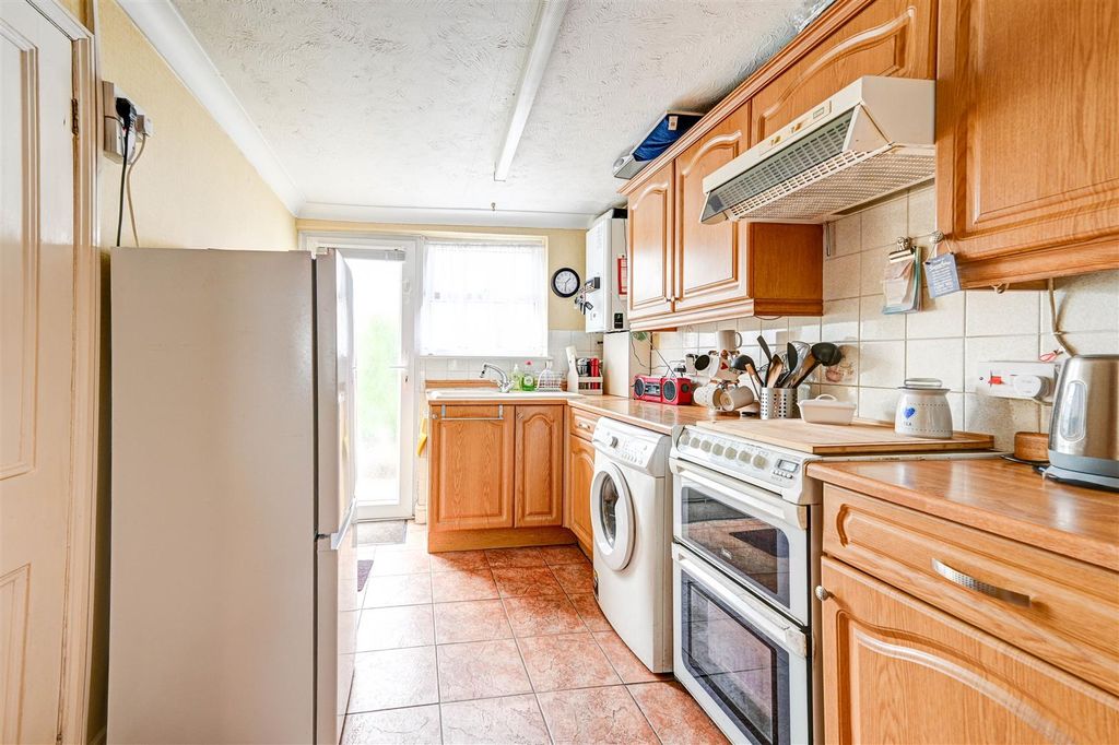 Property photo 2 of 12 Kitchen.Jpg