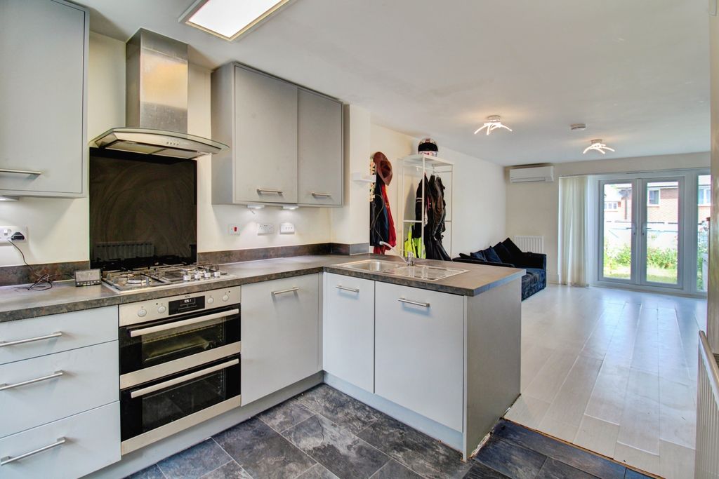 Property photo 2 of 16 Open Plan Living