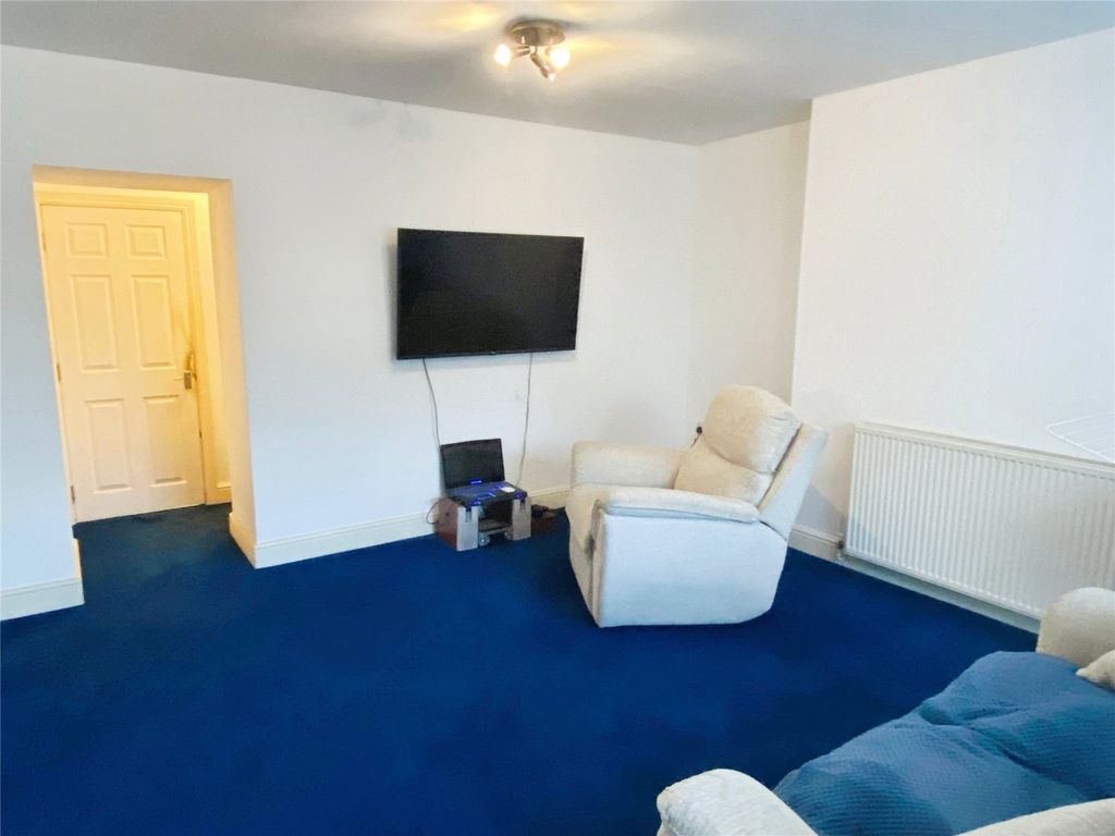 Property photo 3 of 6 Picture No. 04