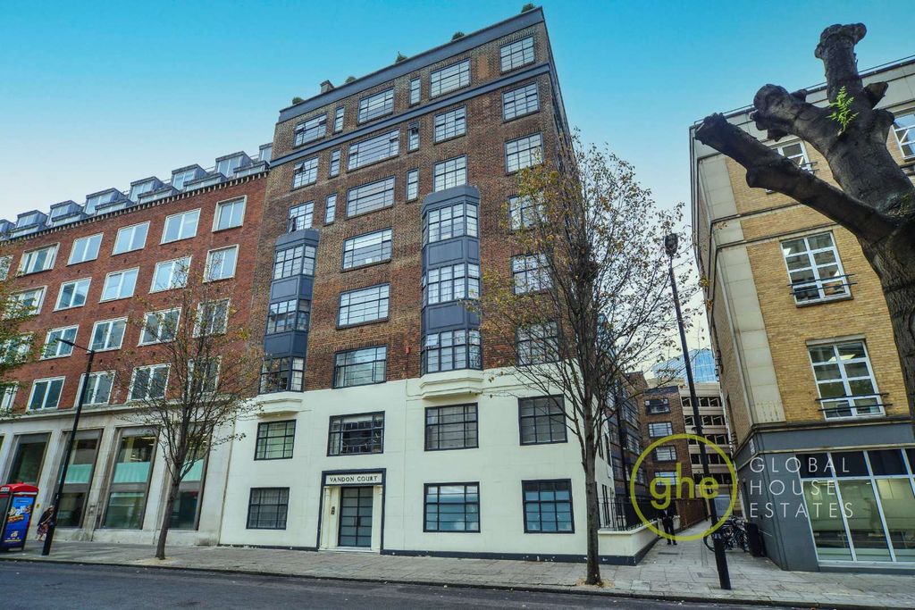 Property photo 2 of 6