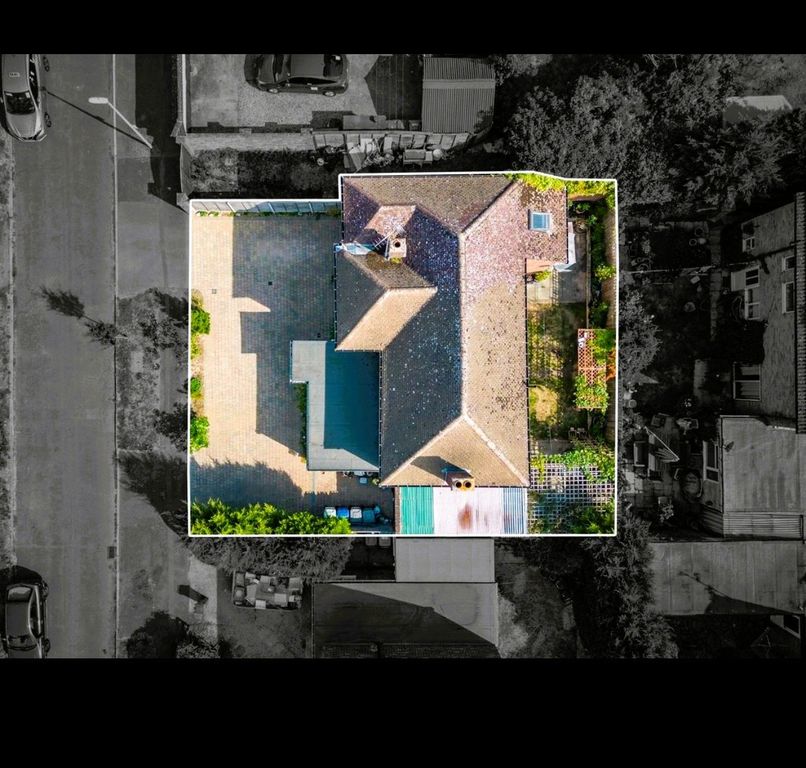 Property photo 1 of 16 Picture No. 22