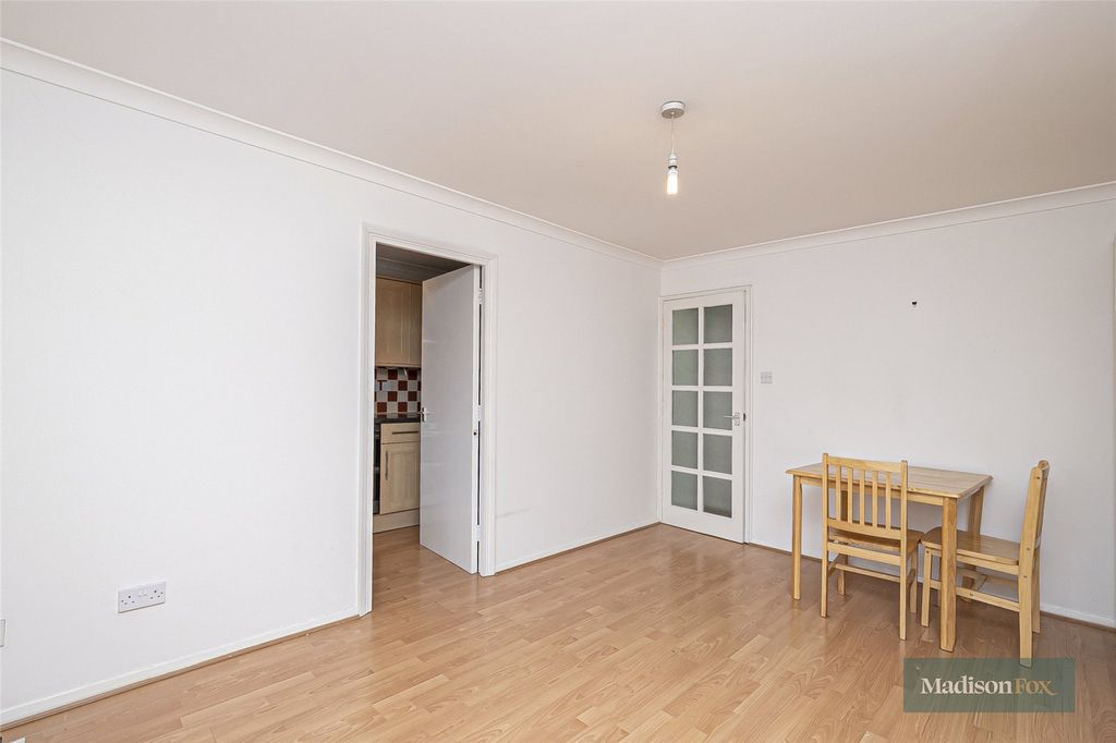 Property photo 3 of 11 Picture No. 20