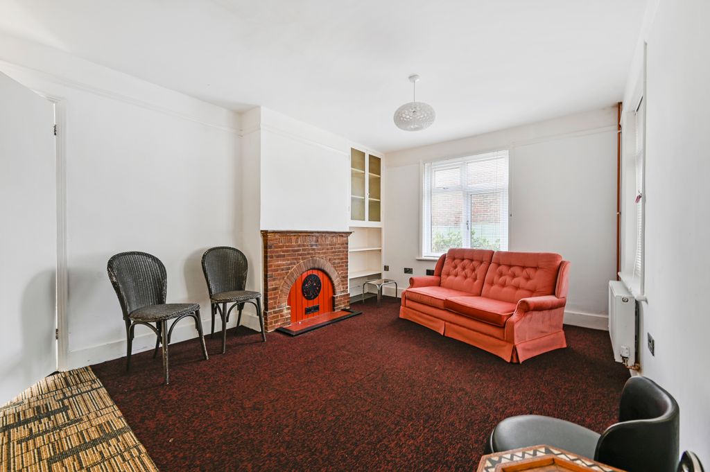 Property photo 3 of 22