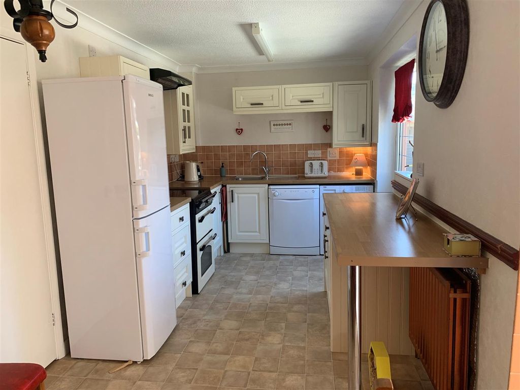 Property photo 2 of 18 Kitchen 1.Jpg