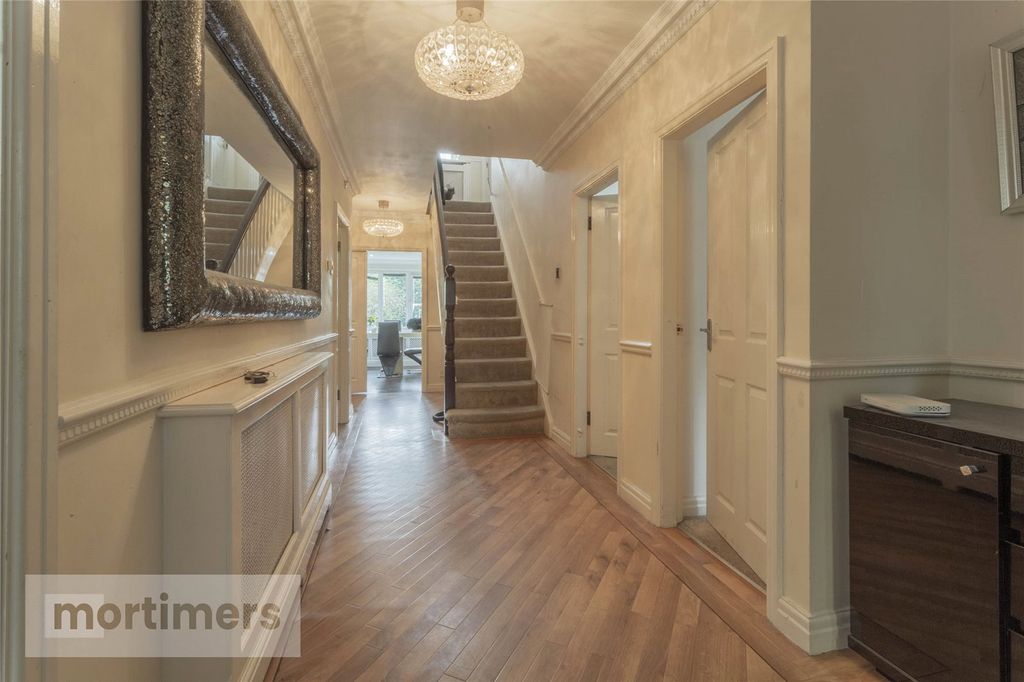 Property photo 2 of 26 Entrance Hall