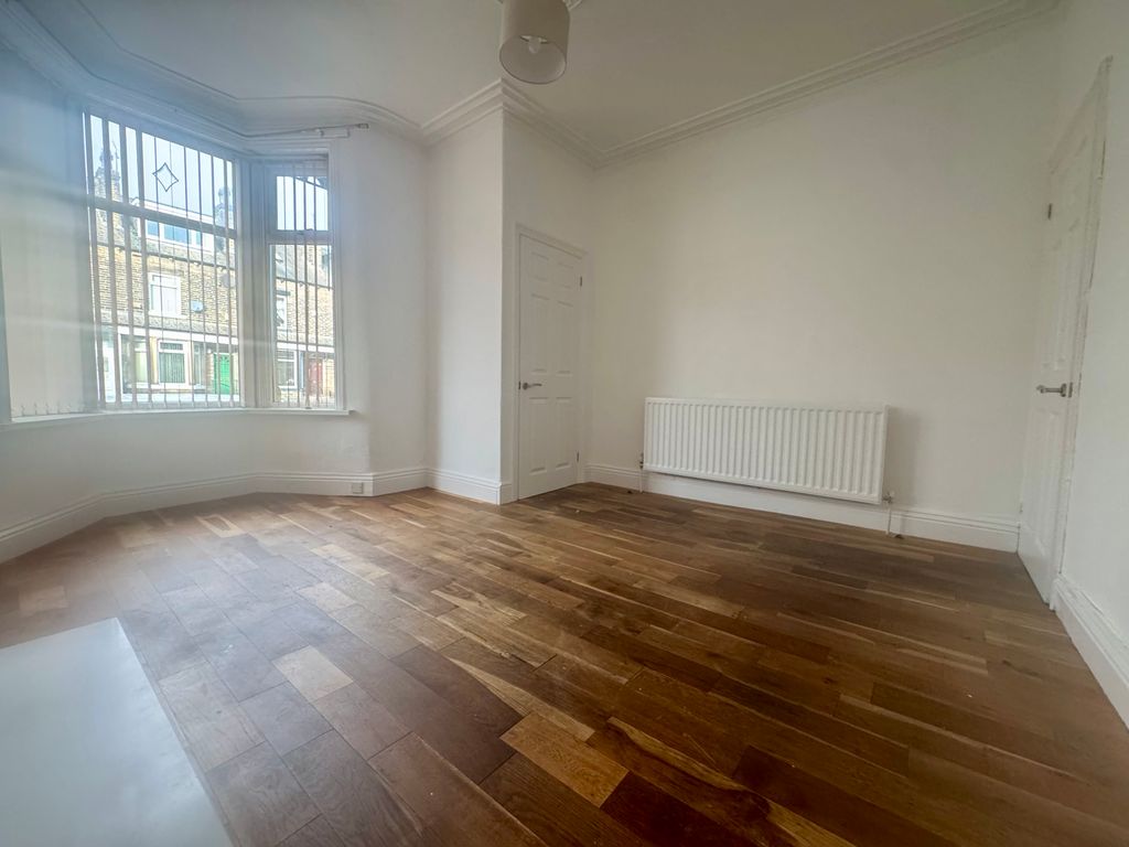 Property photo 2 of 9 Living Room