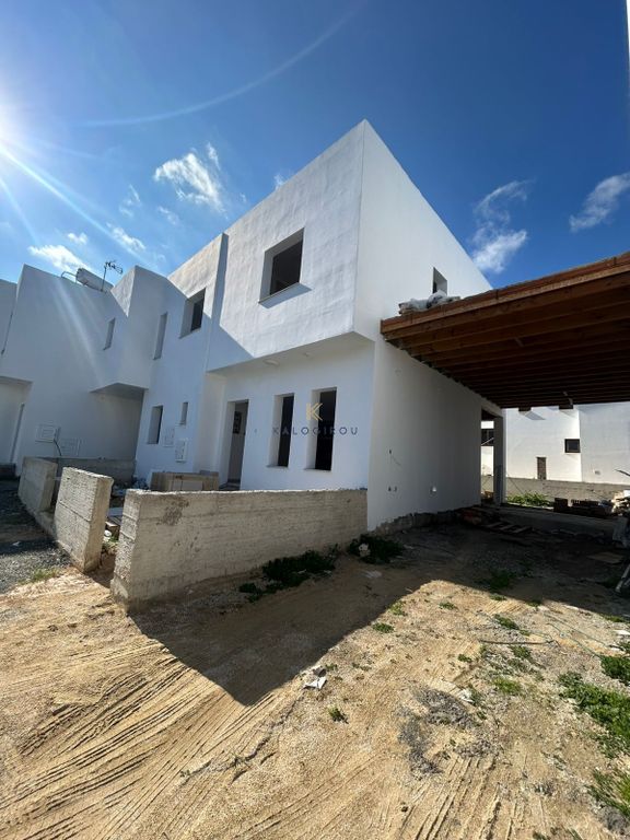 Property photo 2 of 28