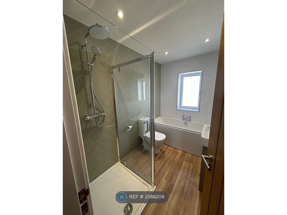 Property photo 1 of 3