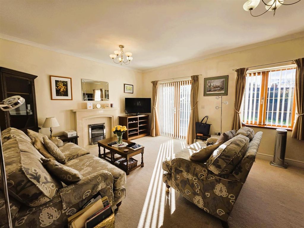 Property photo 2 of 28