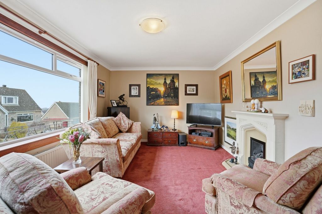 Property photo 2 of 19 3