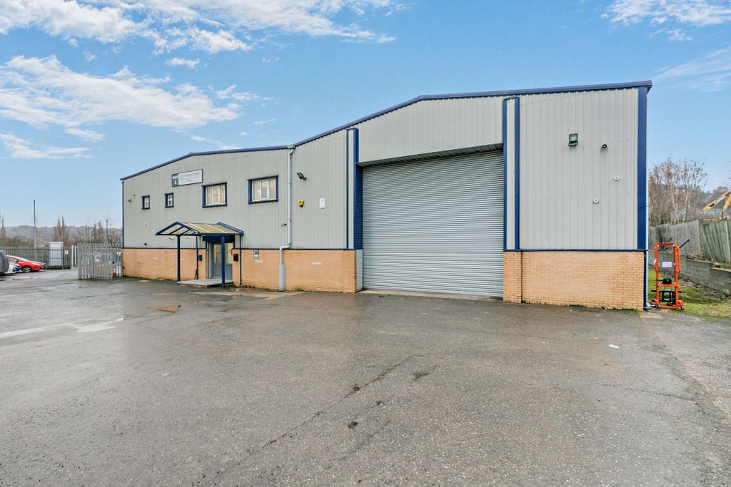 Property photo 2 of 22