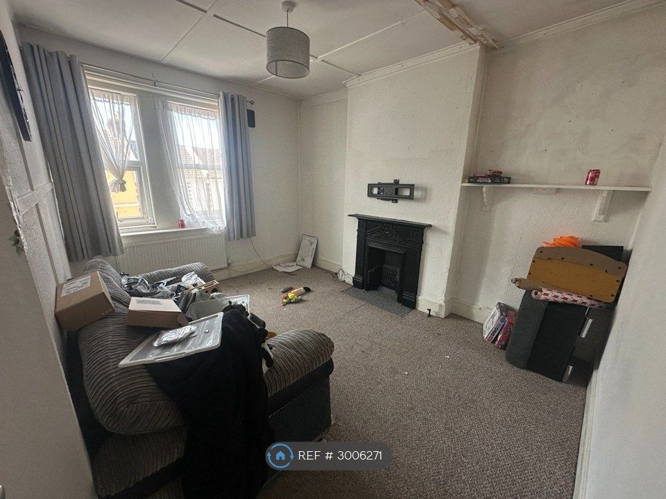 Property photo 2 of 6 Living Room