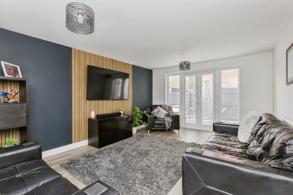 Property photo 3 of 23 Photo