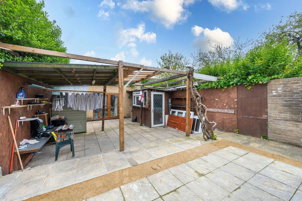 Property photo 3 of 7