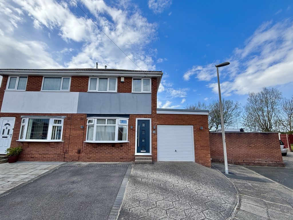 Property photo 1 of 28