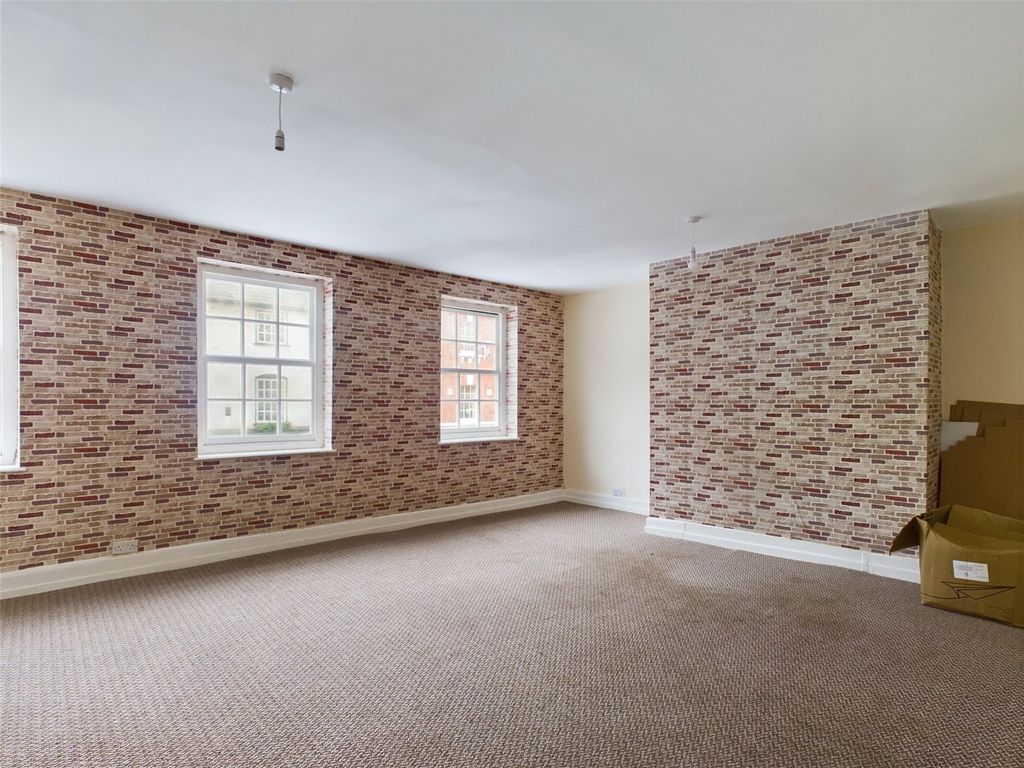 Property photo 3 of 11 Picture No. 02