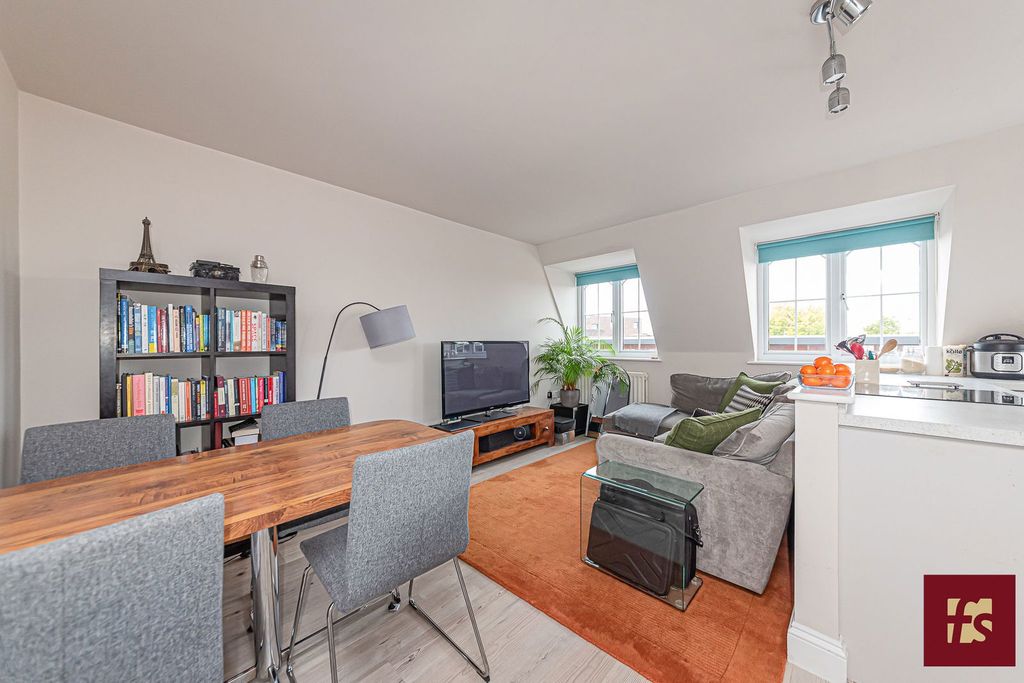 Property photo 2 of 25