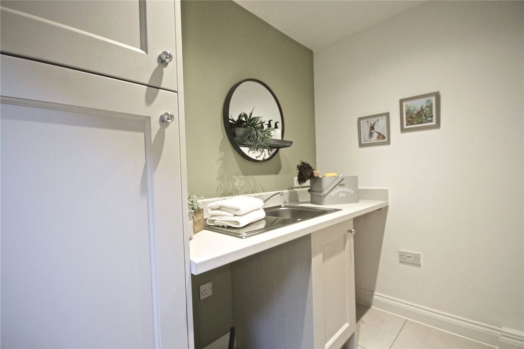 Property photo 3 of 11 Picture No. 15